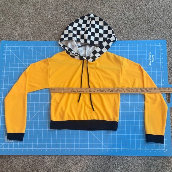 Yellow/Checkered G Mini Top - Picture 4 of 5